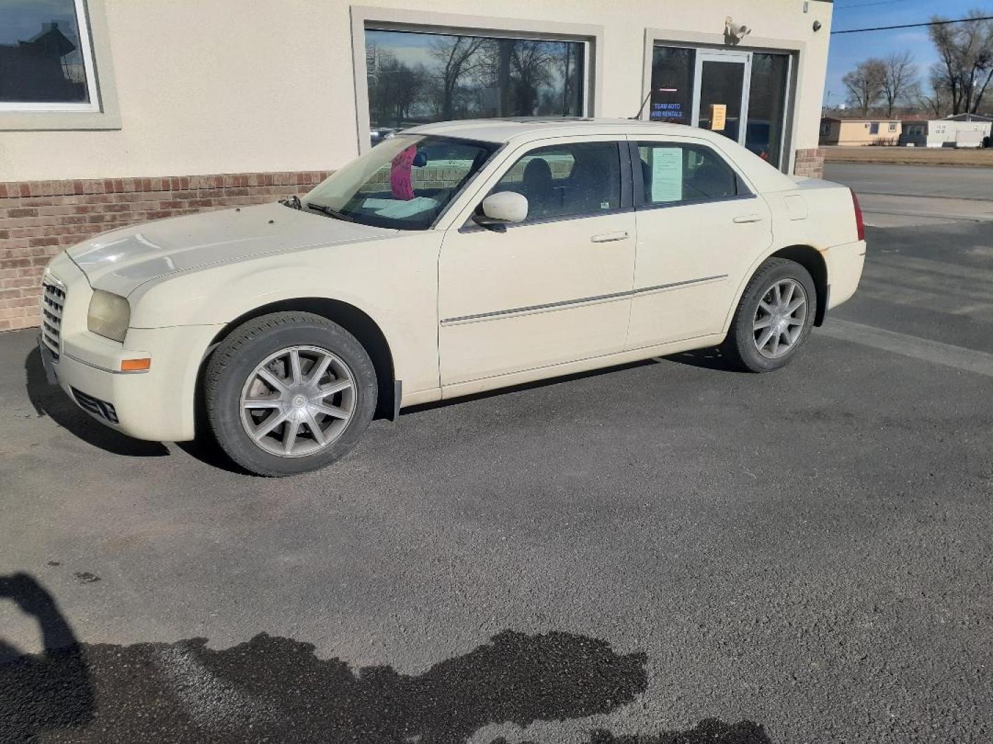 2008 Chrysler 300 (2C3LK53G68H) , located at 2015 Cambell Street, Rapid City, SD, 57701, (605) 342-8326, 44.066433, -103.191772 - Photo#6